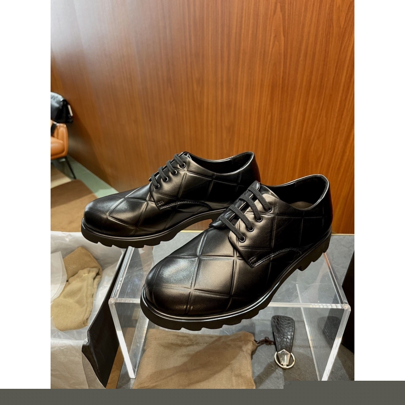 bo*te*ga Ve*ne*ta leather shoes